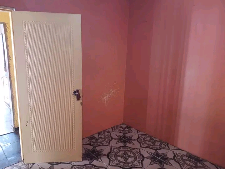 House available for rental in soweto (immedia  in Molestane