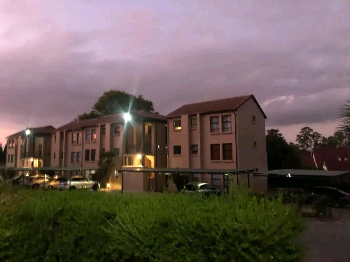1 bedroom apartment / flat to rent 
r6900per  in Bryanston