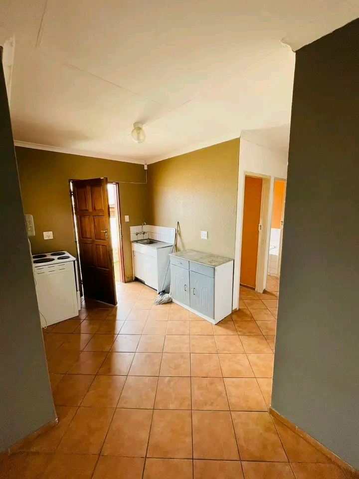3 bedroom house with fittings,open plan kitch  in Kempton Park