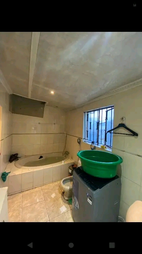 Rental house in cwj next to pick n pay, white  in Molapo