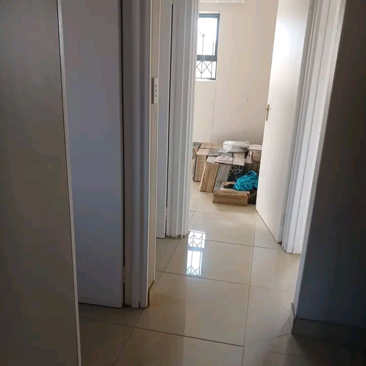 2 bedroom house -with 2 outside rooms -to ren  in Clayville