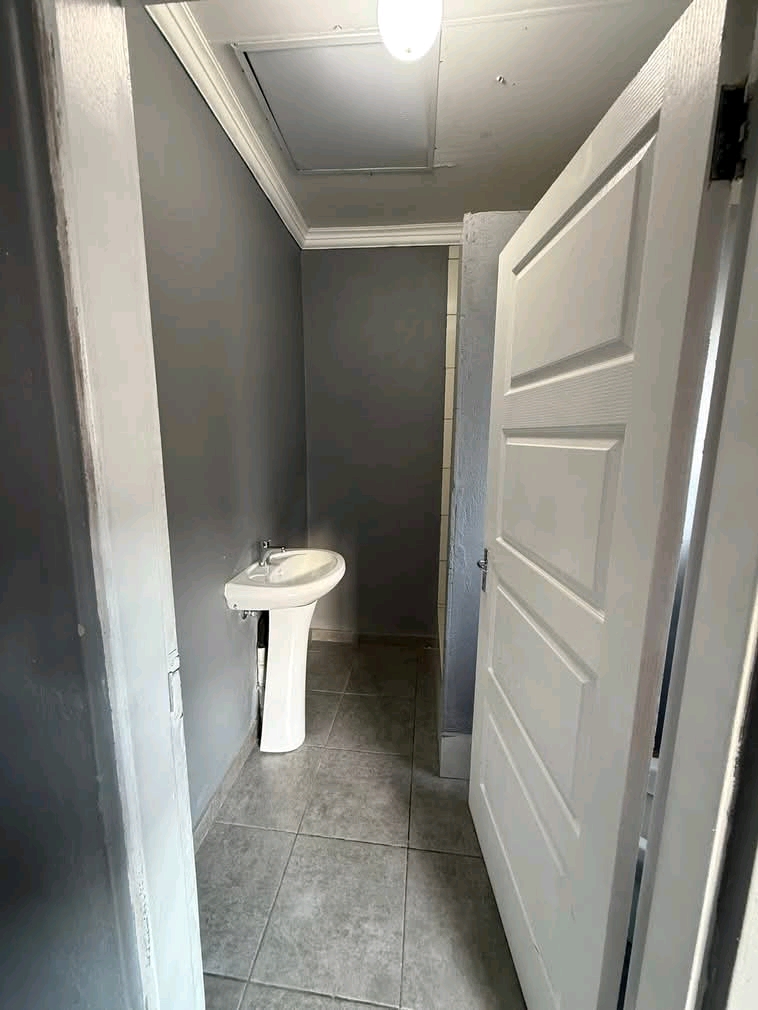 One (1) bedroom apartment available for renta  in Clayville