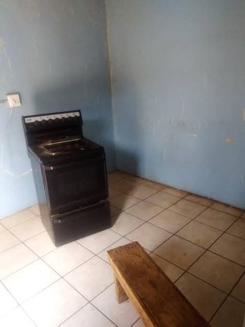 Two room for rental zone14 nd 1 nd half room   in Sebokeng
