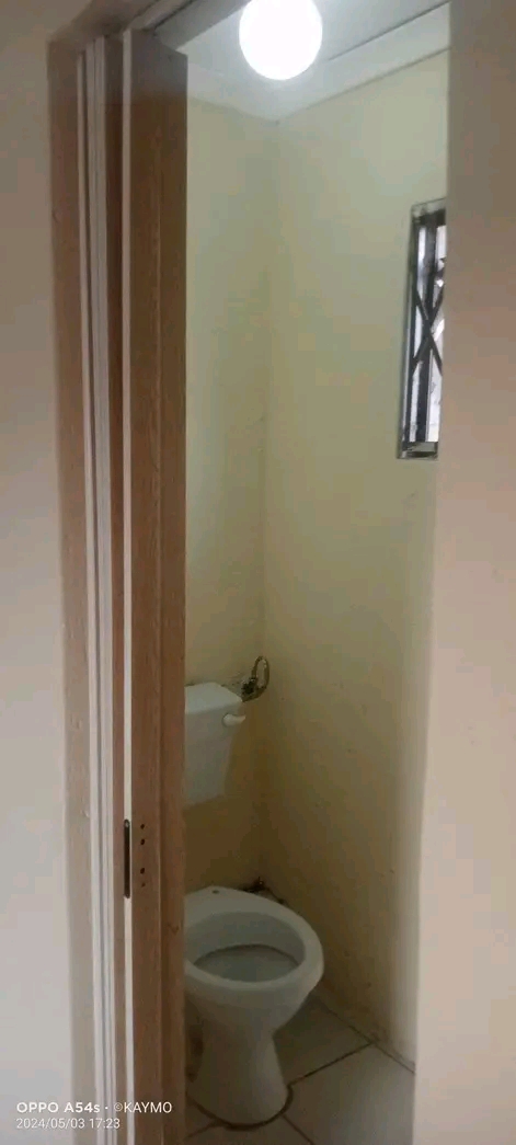 Room to rent again available for r1400 it got  in Braamfischer