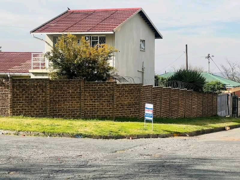 4 bedroom house to rent at avenue no 2 wynbur  in Primrose