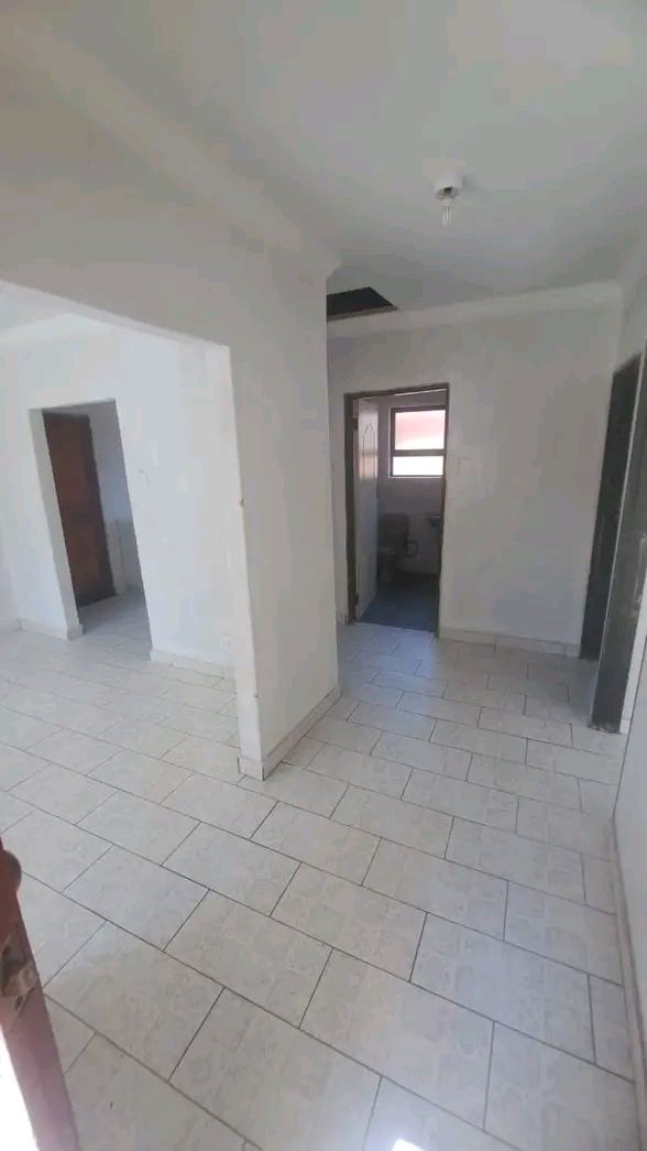 Newly built 2 bedroom cottage available immed  in Vosloorus