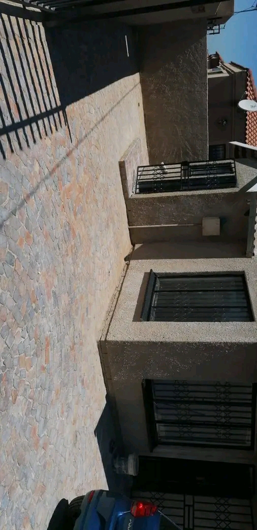 2 bedroom 1 bath house for rent in green vill  in Soweto