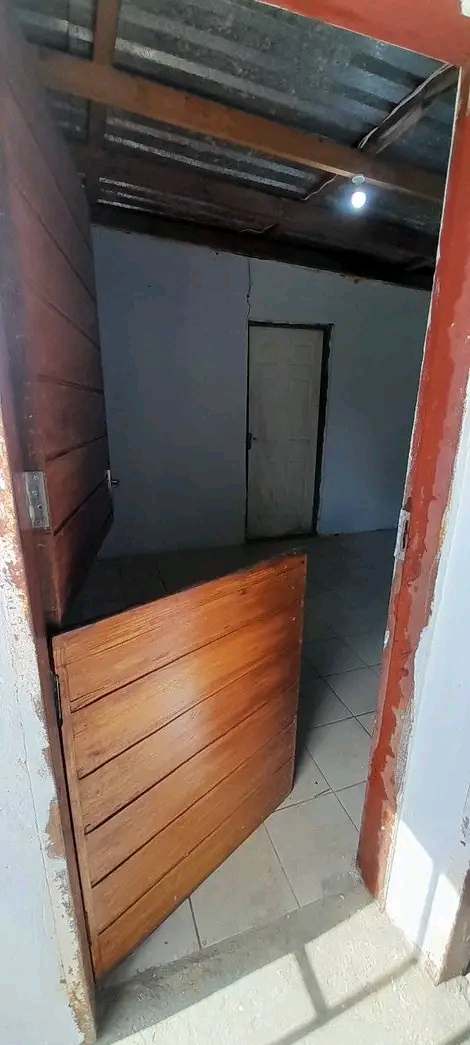 Hello everyone there are rooms to rent availa  in Roodekop