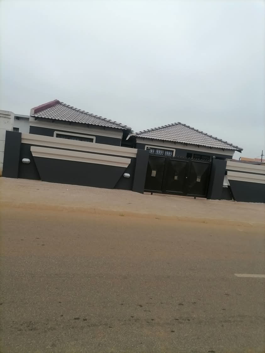 Double room to rent at vosloorus ext 14 next   in Vosloorus