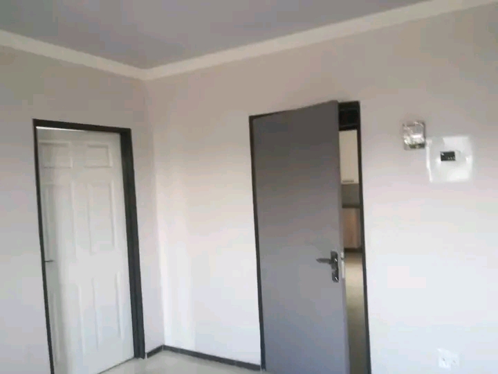 1 bedroom bachelor available for monthly rent  in Clayville