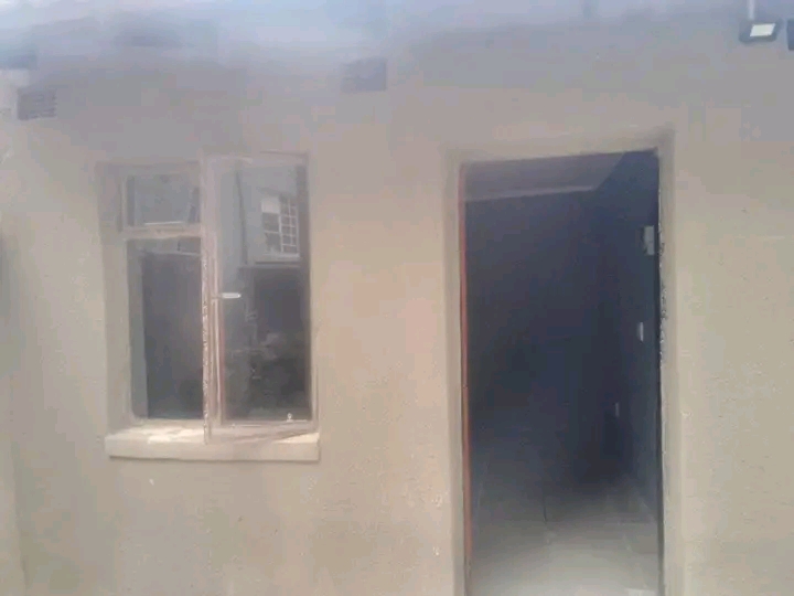 Hello guys  i have a room to let :201 donnell  in Kenilworth