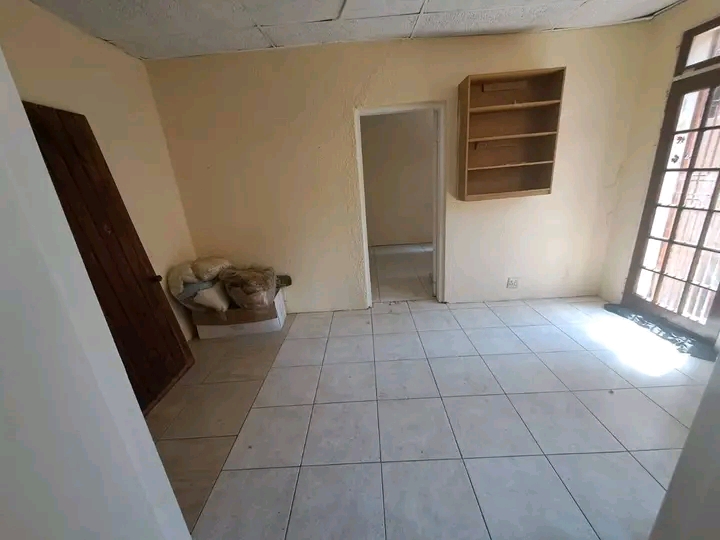 Cottage to rent hunter street
• bedroom
�  in Yeoville