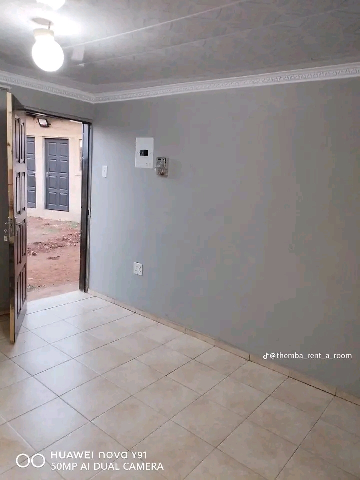 We have rooms available for rent in x1 basoth  in Vosloorus