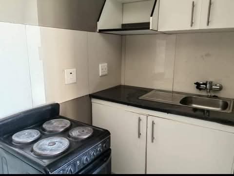Bachelor room at ext1 rent r3300 including de  in Rabie ridge