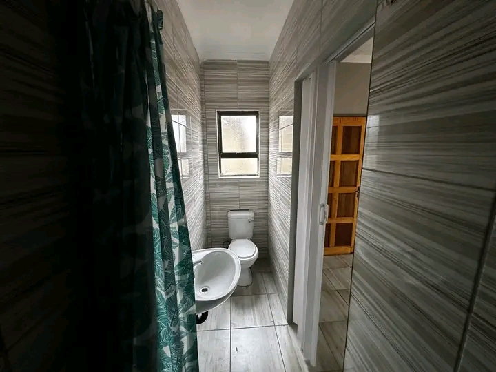 🏠 en-suite to rent
📍 protea glen ext 2  in Protea Glen