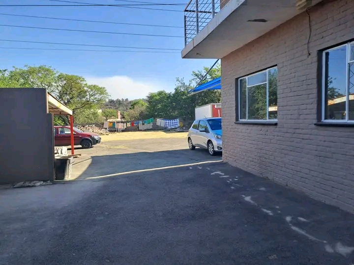 Neat and modern 2 bed ground unit in mondeor   in Mondeor