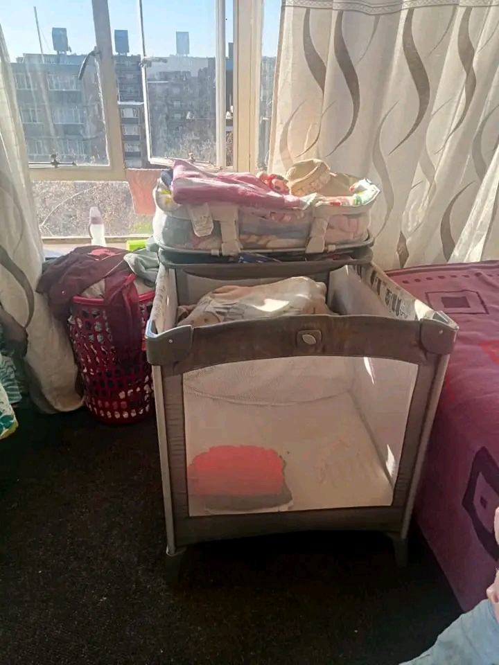 A big bedroom combined with a big half room i  in Sunnyside