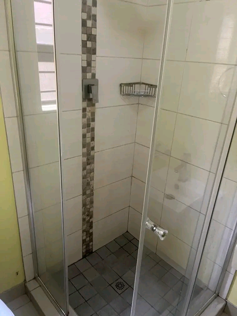 Bachelor available for rental r4200
all incl  in Cosmo City