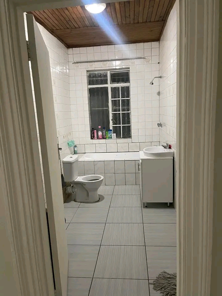 Newly renovated 4-bedroom house featuring one  in Forest Hill