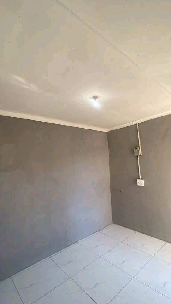 Big room available immediately in ext 1 not f  in Dlamini