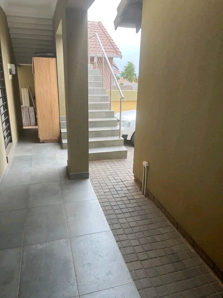 Bachelor available for rental r4200
all incl  in Cosmo City
