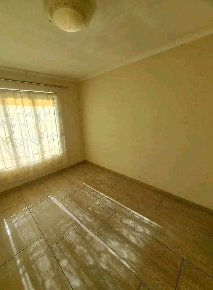 Property available for rental 

has 3beds o  in Protea North
