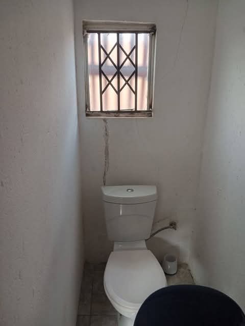 2 rooms available in allendale next to tallga  in Allandale