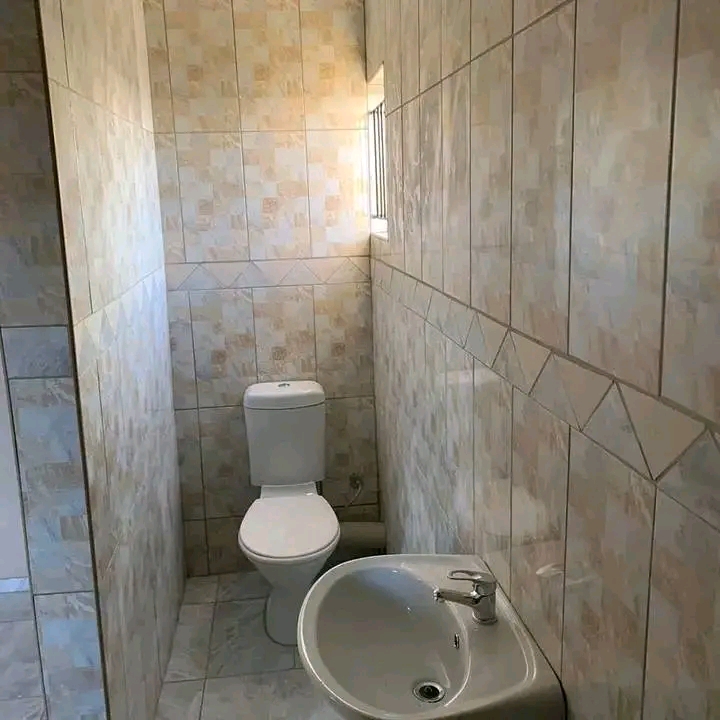 Open plan cottage available near mac donald a  in Birch Acres