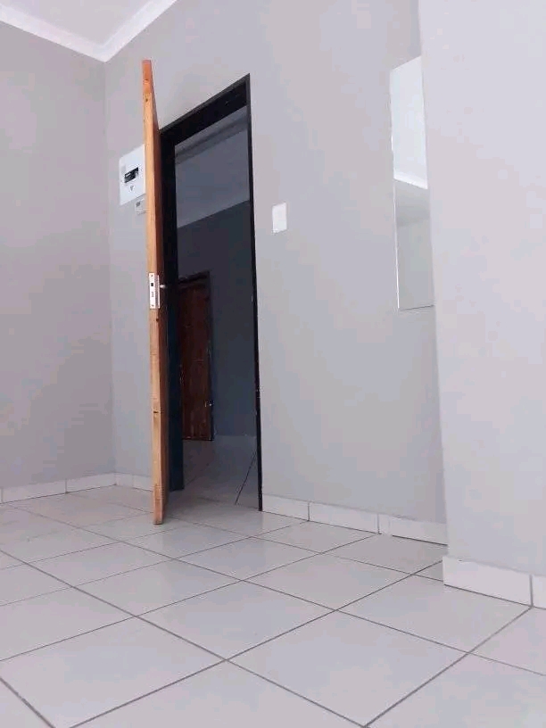 Bachelor s flats to rent in 130 hunter and be  in Yeoville