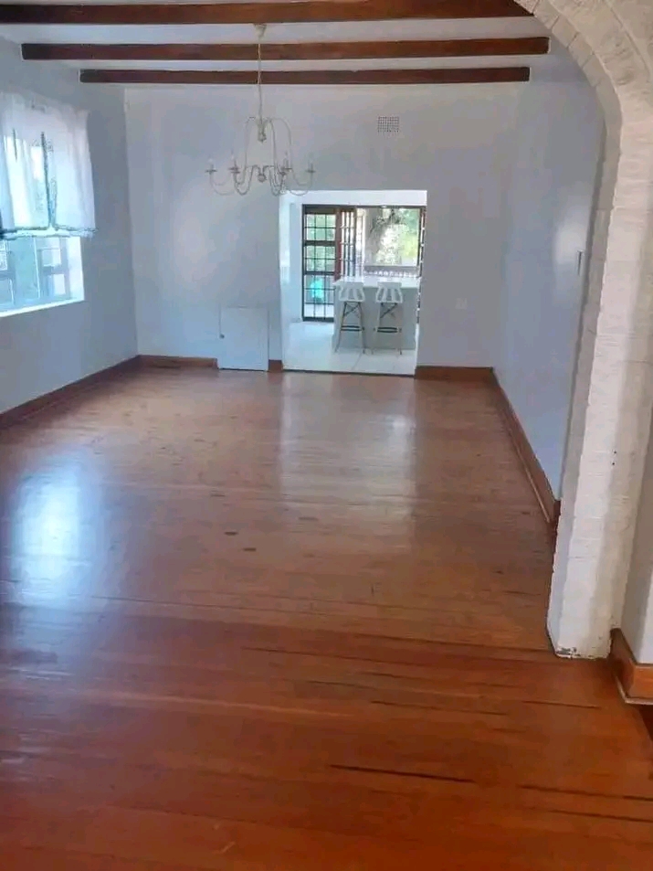 3 bedroom 1 bathroom 🚻 house 🏠 to let n  in Kensington