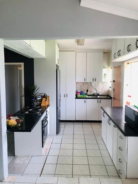 Full house 3 bedroomed for rental it covers e  in Birchleigh