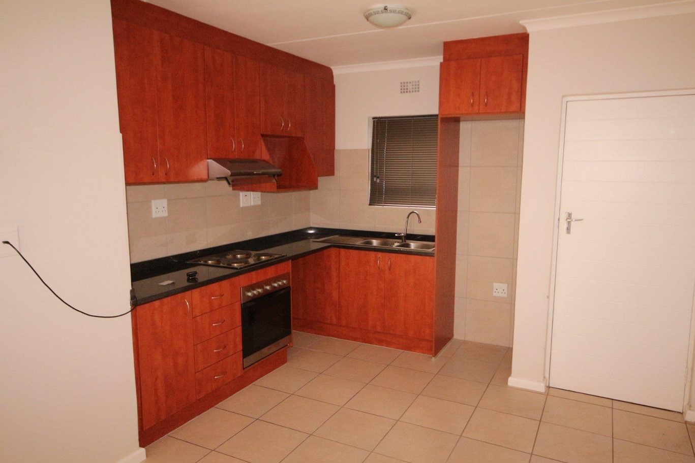  ground floor apartment available

spacious  in Kraaifontein