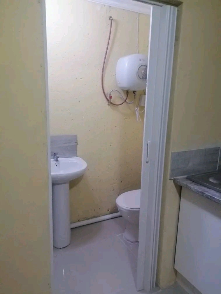 Bachelor available immediately in ext 80
on   in Clayville