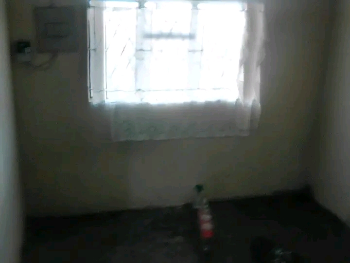 Room available at mashemong sec

*prepaid m  in Tembisa