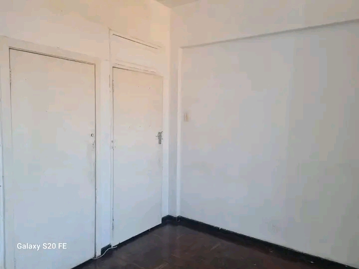 Big room to rent 96 louis botha r2500 includi  in Hillbrow