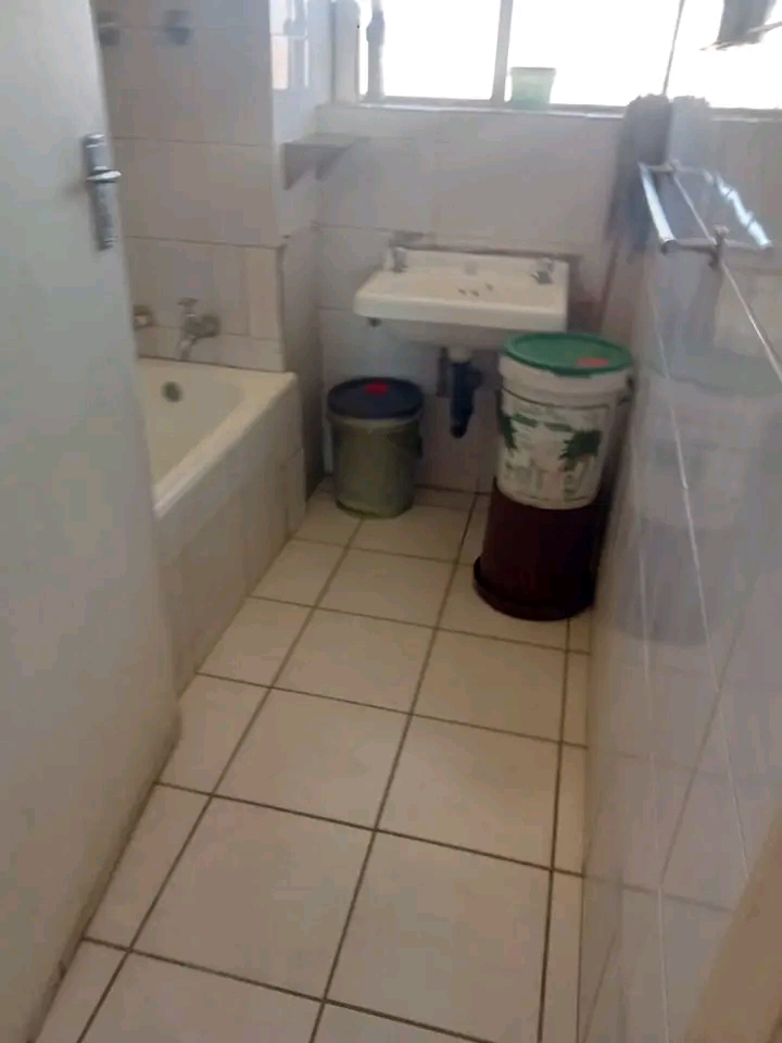 A big bedroom combined with a big half room i  in Sunnyside