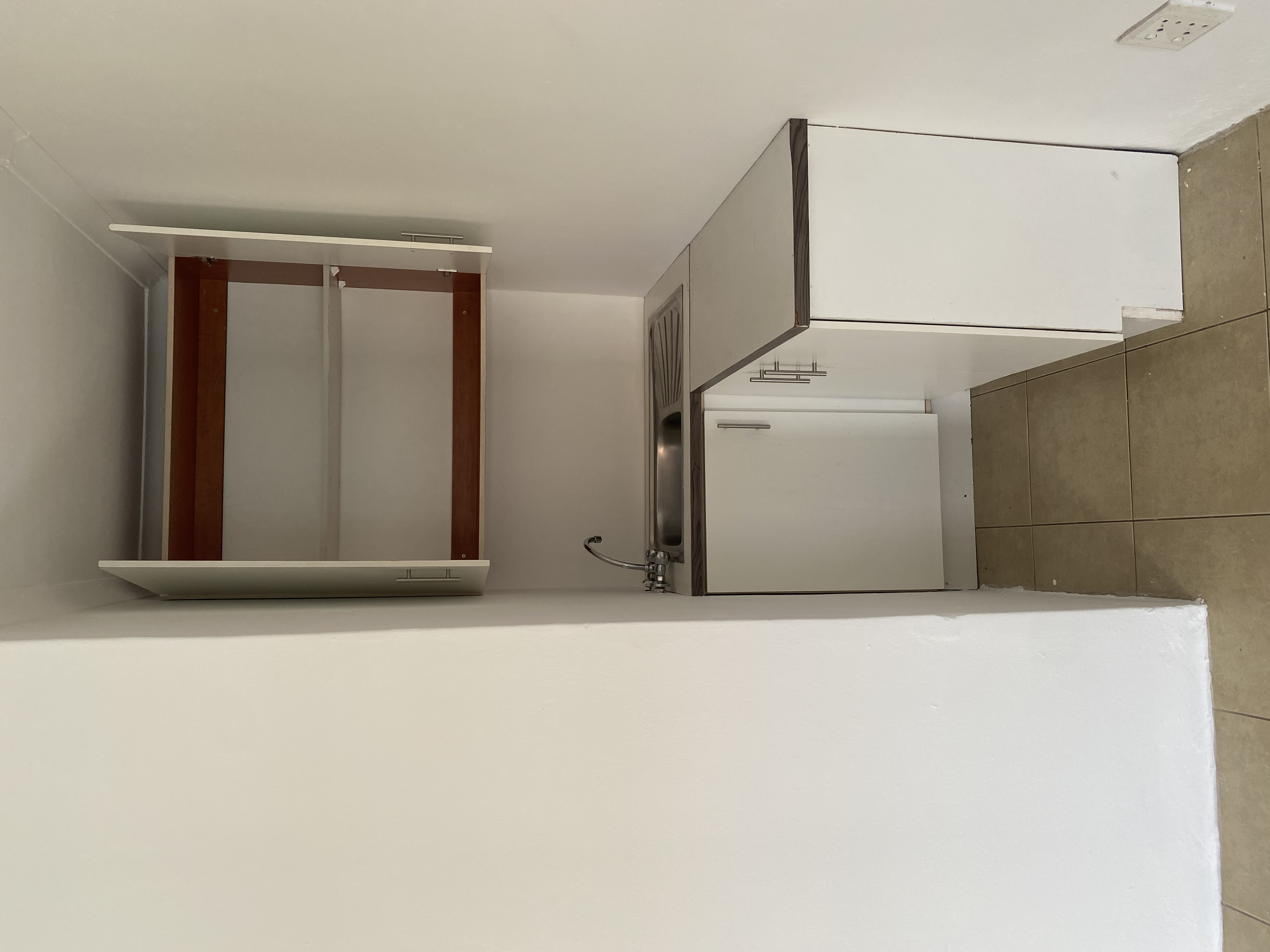  room to rent, no deposit required parking av  in Vosloorus