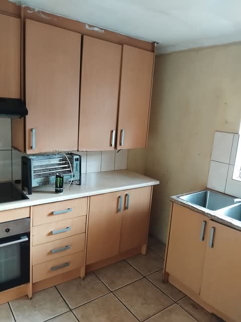 2 bedroom house rental 
key details 
- rent  in Tembisa
