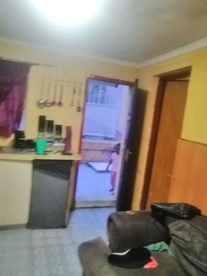 One bedroom cottage to rent  3200 including w  in Primrose