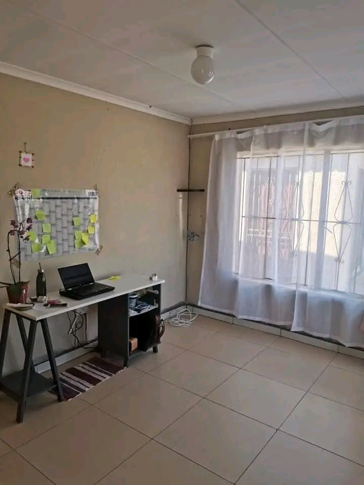 House available to rent at ext 6 nombhela dri  in Vosloorus