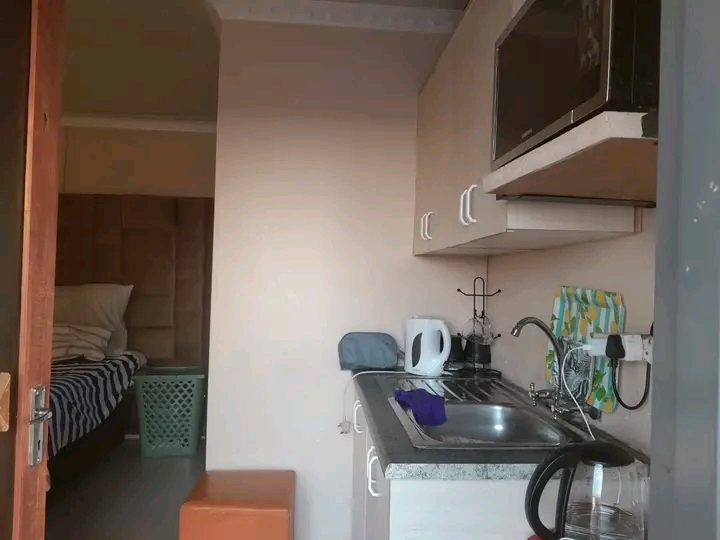 Bachelor available to rent from 31st march at  in Vosloorus