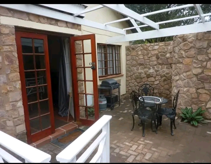 Cute cottage to rent in hillcrest. 
availabl  in Hillcrest