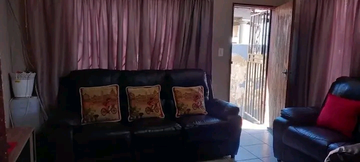 Available immediately 
rental price:r5000
p  in Roodekop