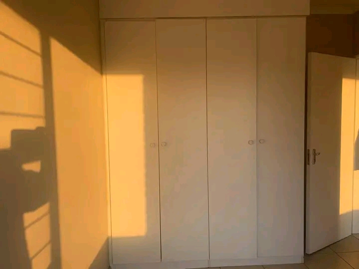 2 bedroom apartment to rent 
r5500 including  in Greenhills