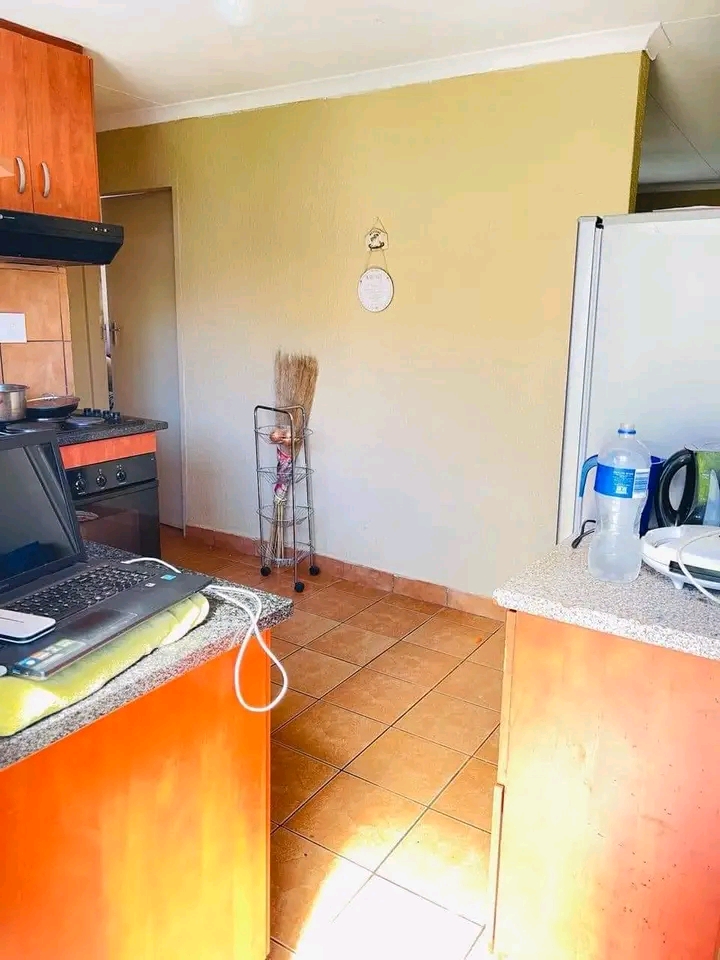 Beautiful 3 bedrooms house to rent in ext6 po  in Vosloorus