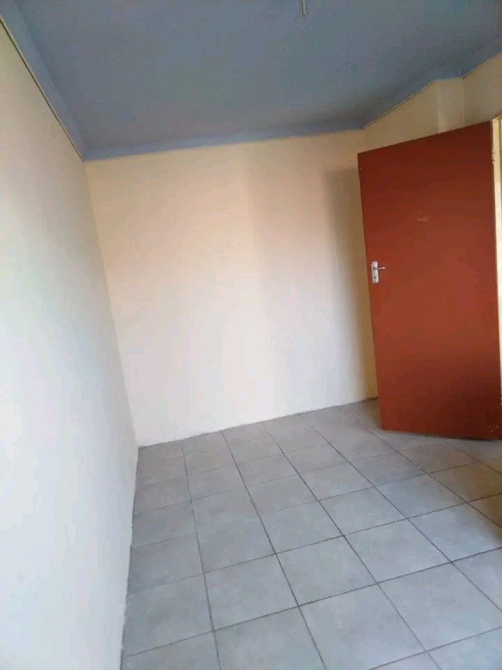2 room apartment to let
r3500 monthly rental  in Birch Acres