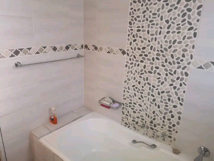 Room available at 329 jorrisen street
petuni  in Sunnyside