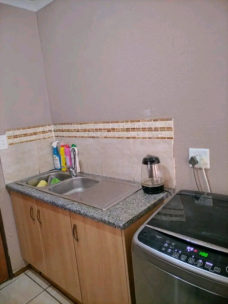 2 bedroom house for rental extension 28(faxeb  in Protea Glen
