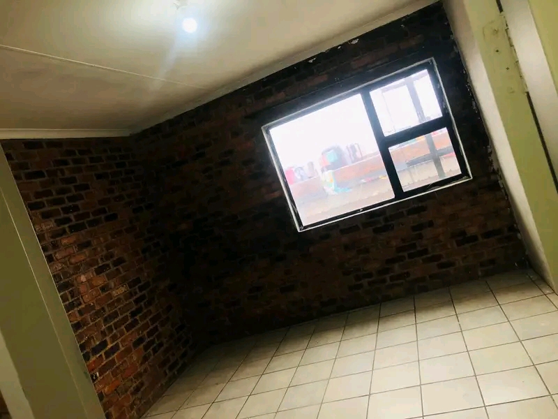 2 bedroom to share  r1350 per person  in Johannesburg