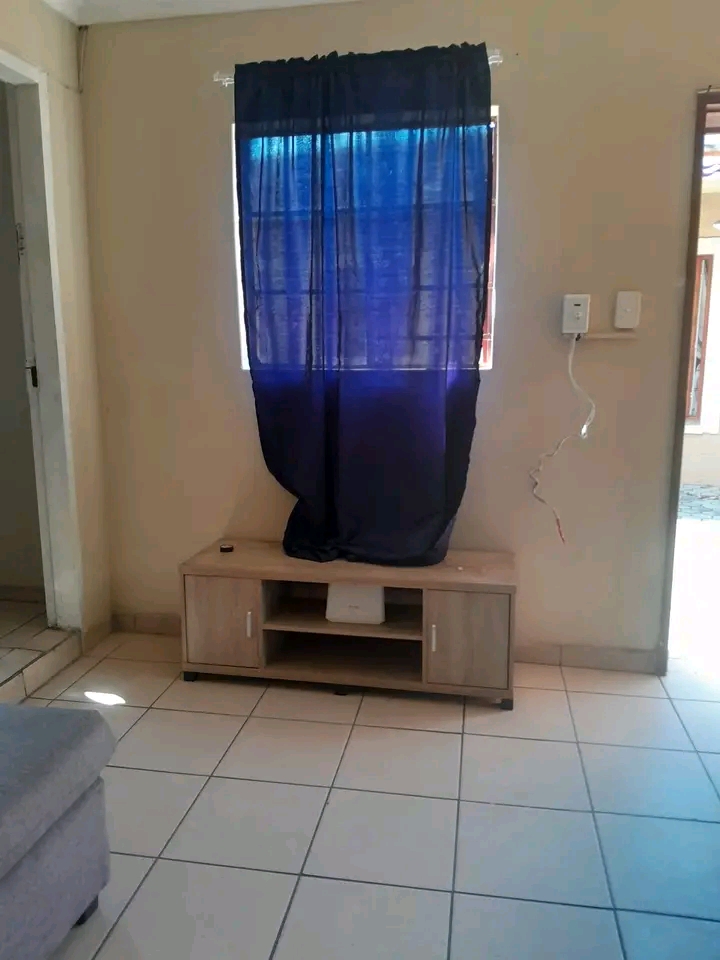 1 bedroom cottage to rent in  bromholf availa  in Randburg